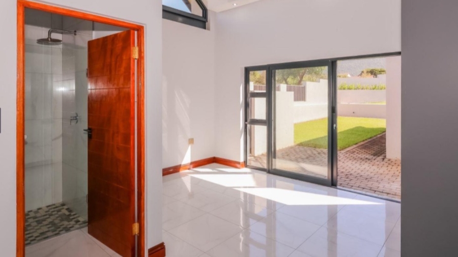 5 Bedroom Property for Sale in Leloko Lifestyle Estate North West